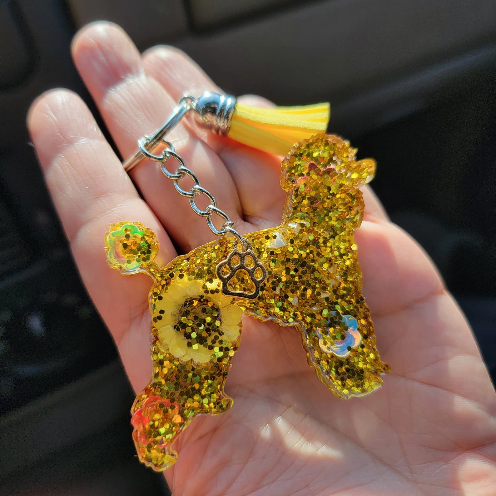 Golden handmade poodle keychain ! Gift keychain poodle lovers ! Resin flowers keychain