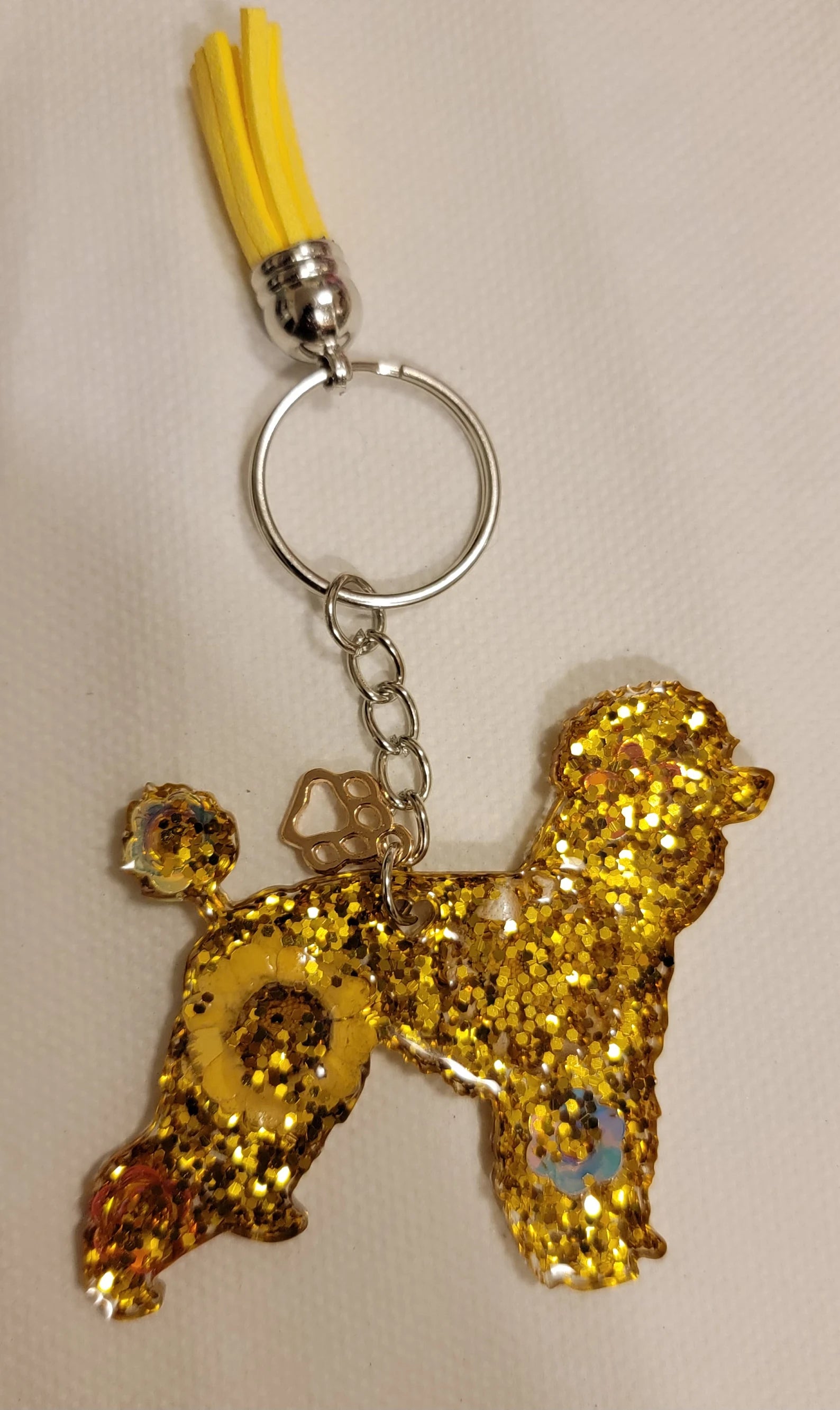 Golden handmade poodle keychain ! Gift keychain poodle lovers ! Resin flowers keychain